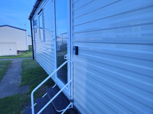 Charming 3-Bed Caravan in Colchester Mersea island