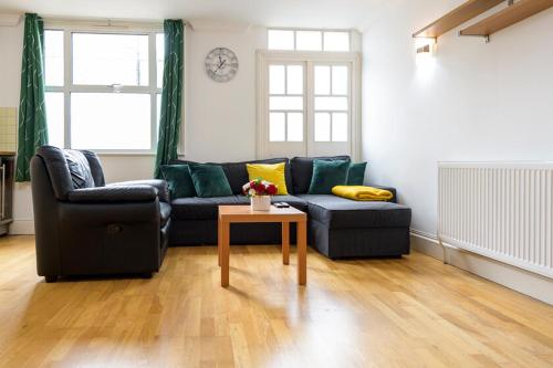 Spectacular 3 Bed in Blackheath, London (photo 2)