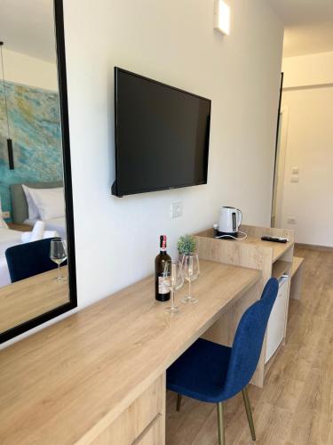EMAR Beachfront Hotel Ksamil – Ksamil, OR