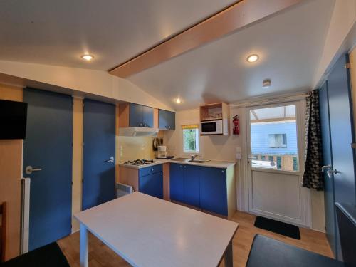 2 bedrooms, 5 beds