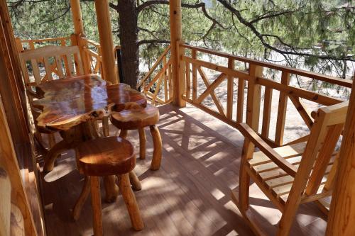 ระเบียง/ชานเรือน, Grand Mountain Cabañas Creel (Grand Mountain Cabanas Creel) in ครีเอล