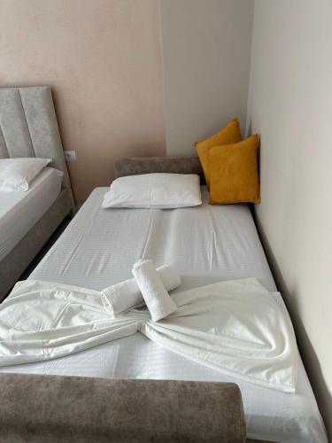 Summer Gate Hotel - image 2