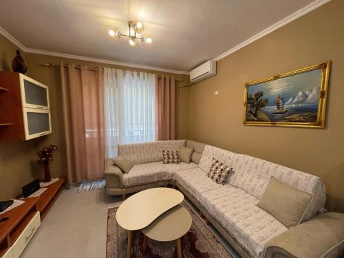 One-Bedroom Apartment image 6