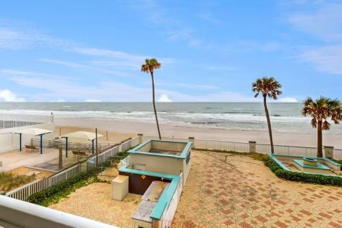 Daytona Beach Condominiums - Daytona Beach, FL in Daytona Beach, USA