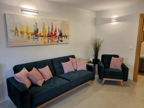 Apartments with parking space Rovinj - 7185 - image 2