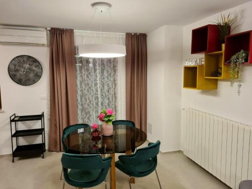 Two-Bedroom Apartment with Terrace image 6