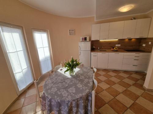 Two-Bedroom Apartment with Balcony and Sea View image 5