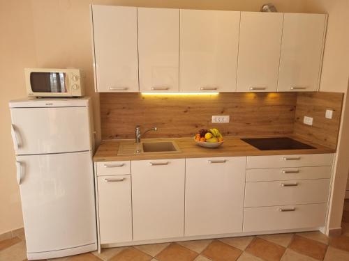 Two-Bedroom Apartment with Balcony and Sea View image 7