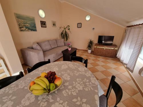 Two-Bedroom Apartment with Balcony and Sea View image 3