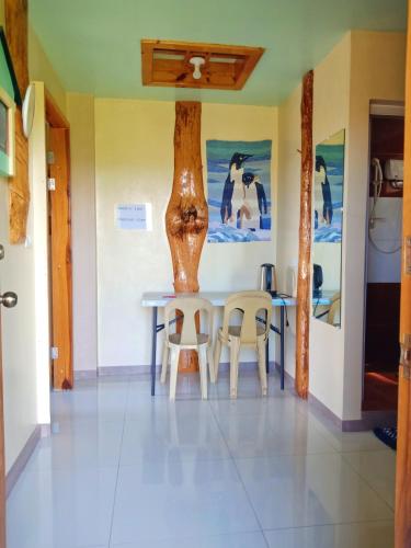 Aesthetic Infused with Rustic Vibe Rooms at BOONE'S Aesthetic Infused with Rustic Vibe Rooms at BOONE'S