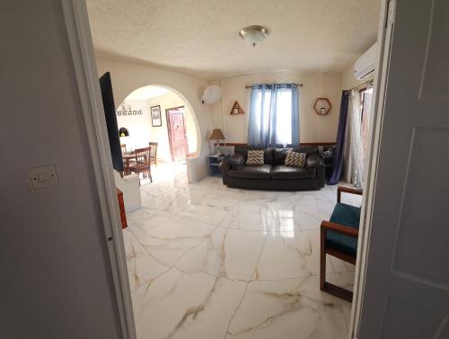 Gloria's Hideaway in St Matthias