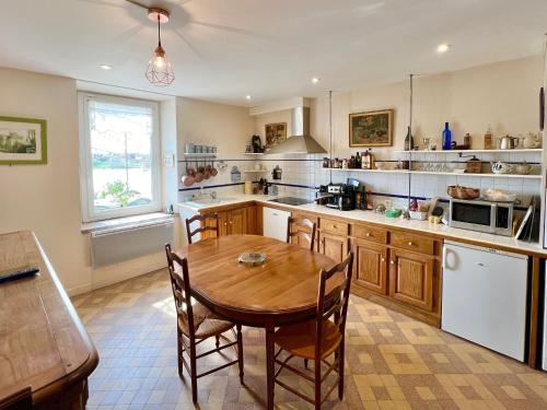 Gîte familial avec terrasse et vue sur la Loire - FR-1-590-430 (Gite familial avec terrasse et vue sur la Loire - FR-1-590-430) in Chateauneuf-sur-Loire