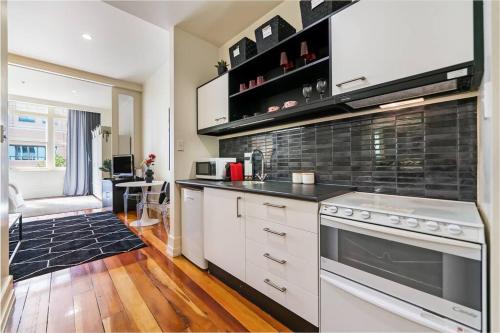Kiwiana Suite - Auckland CBD - rooftop pool, Auckland (foto 10)