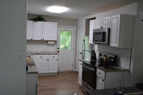 Duplex house 2214 Pine Street in Grand Prairie, USA