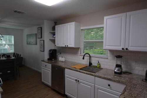 Duplex house 2214 Pine Street in Grand Prairie, USA