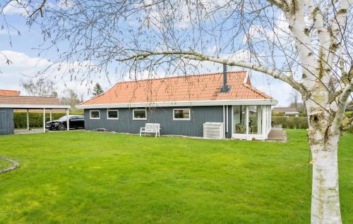 Stunning Home In Juelsminde With Wifi