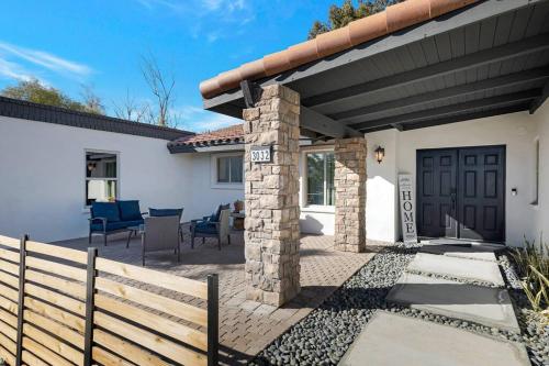 HUGE Golf course Family home-FREE Heated Pool-Theater-Gym