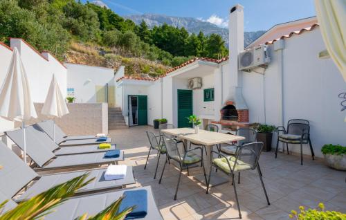 Nice Home In Makarska With Private Swimming Pool, Can Be Inside Or Outside