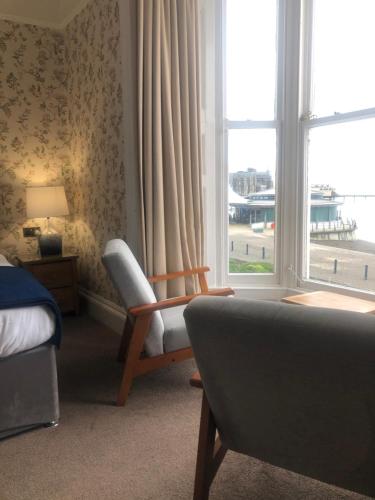 Helmsman Guesthouse - image 11