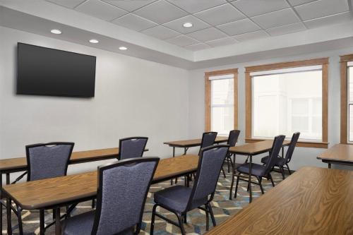 Residence Inn by Marriott San Bernardino - image 10