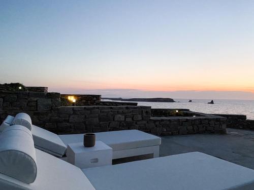 Cave Suite in Parasporos