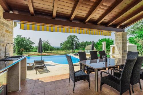 Ferienhaus mit Privatpool für 8 Personen ca 180 qm in Deklići, Istrien Istrische Riviera