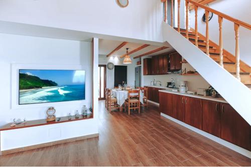 Seafront Villa Cside w BBQ and private yard in Moires