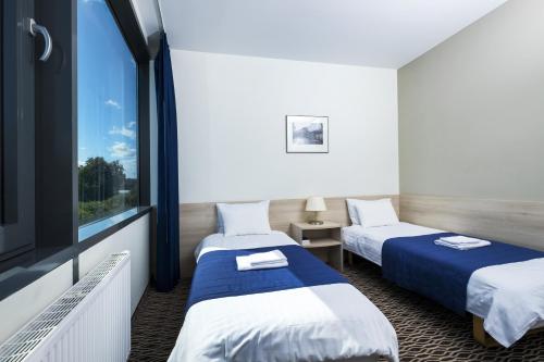 Double or Twin Room image 7