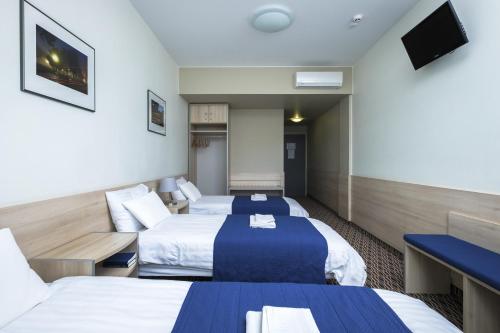 Triple Room image 2
