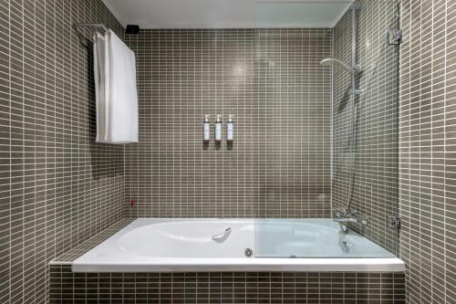 AC Hotel Vicenza - image 2