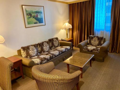 Maharaja Oriental Suite Makati, Manila