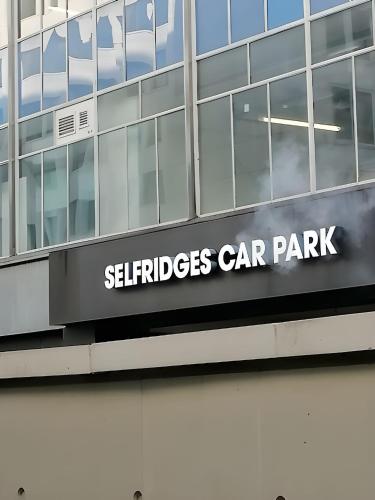 Luxurious 1-Bedroom Penthouse on Oxford Street 11G - image 3