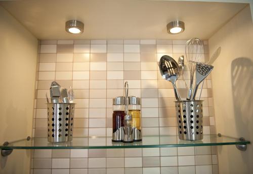 Harbourside Apartments - image 14