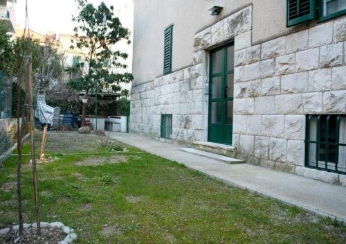 Apartment Lina near beach&Old town - image 4