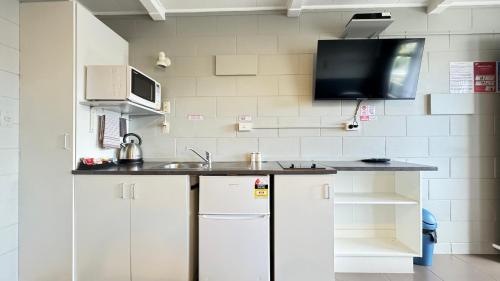 เซ็นทรัล คอร์ท โมเต็ล (Central Court Motel) in แวนกาเร่