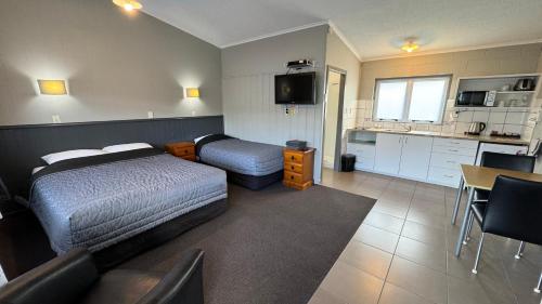 เซ็นทรัล คอร์ท โมเต็ล (Central Court Motel) in แวนกาเร่