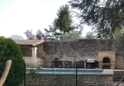مسبح, Villa Uzès (Villa Uzes) in Uzes