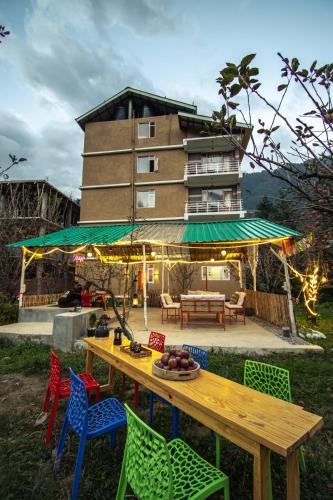 The Forest Pinnacle Hostel and Café, Old Manali