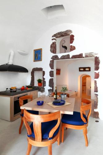 Casa Grotta con 2 Camere da Letto e Vista Caldera