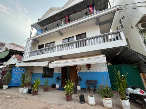 Errol's Homestay and Hostel