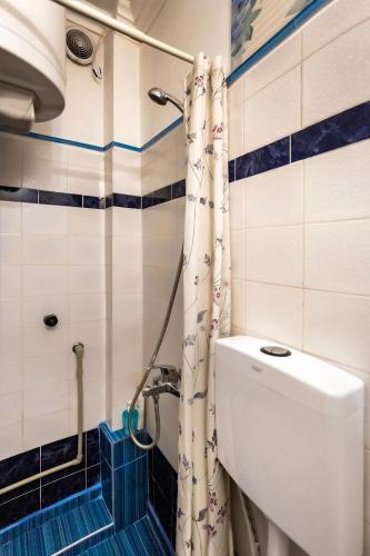 Quadruple Room image 10
