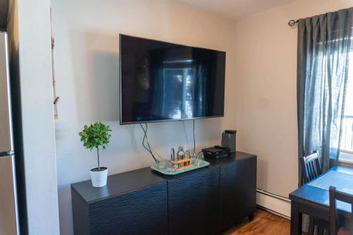 1 BDR Condo in the Heart of Breck Walk to Gondola in Breckenridge, USA