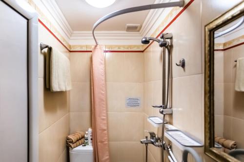Budget Double Room image 2