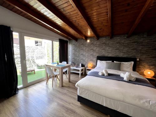 IQ Residences - Athens Way Apartments - image 7