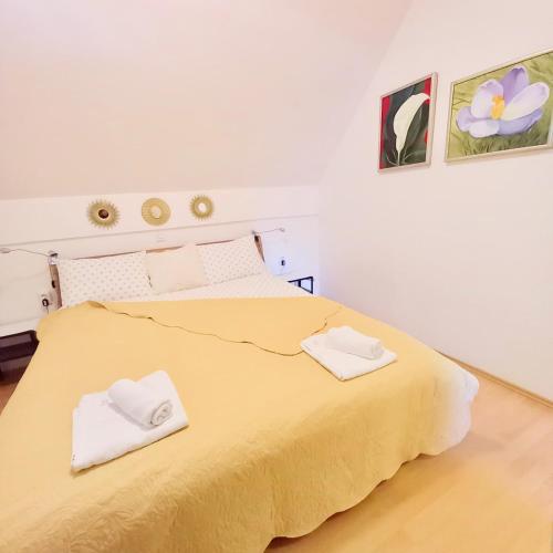 Miabella House - 2 bedrooms and terrace in Catez Ob Savi