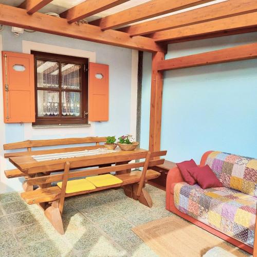 Miabella House - 2 bedrooms and terrace in Catez Ob Savi