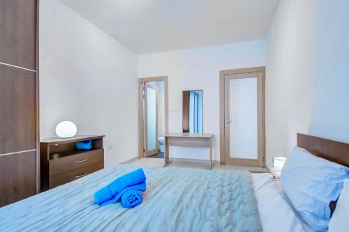 2 Bedroom Apartment with Balcony in St Julians, Paceville, Apt 7 By Vaganza