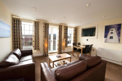 Harbourside Apartments - image 9