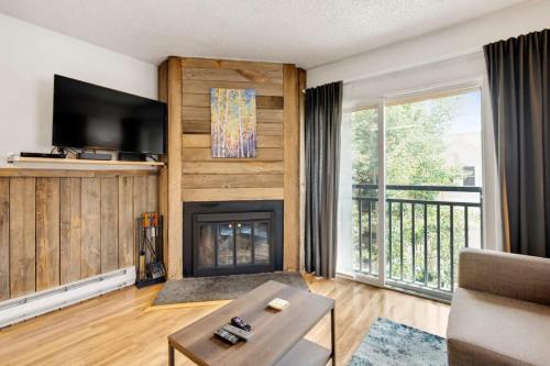 Cozy 1 BDR Condo Heart of Main St Walk to Lifts in Breckenridge, USA
