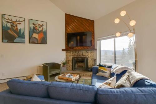 Top Floor Corner with Views 6 Ski Resorts Nearby in Silverthorne, USA
